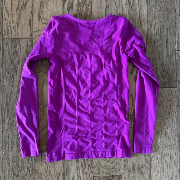 Fabletics Purple Long-Sleeve Activewear Top - Size Small - Workout Top - Yoga - Picture 6 of 7